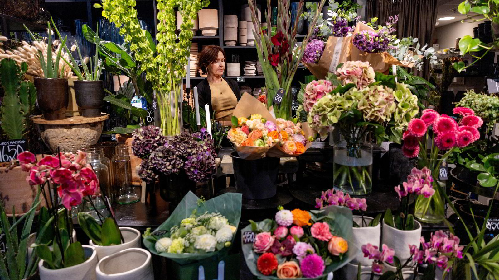 Posten gir opp satsing på «eksklusiv hjemlevering» etter store tap