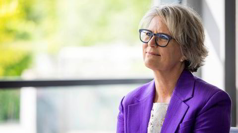Benedicte Schilbred Fasmer blir ny konsernsjef i Telenor. Kledd i Telia-fargen lilla startet hun dagen med pressekonferanse på Fornebu.