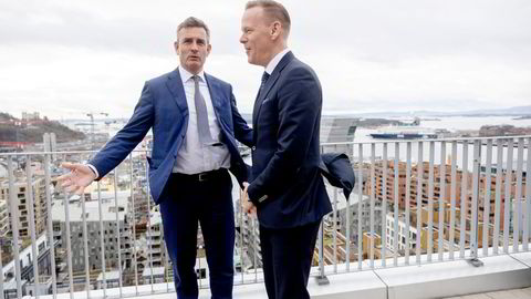 DNBs konserndirektør Harald Serck-Hanssen (fra venstre) og Asia-sjef Axel Berning møtes i Oslo – men finner flest fornybarprosjekter å finansiere langt unna Norge.