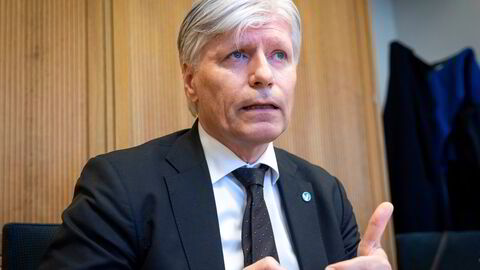 Ola Elvestuen mener regjeringen setter Norges anseelse som en seriøs klima- og miljønasjon på prøve.