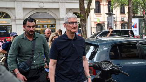 Apples konsernsjef Tim Cook er på en rundreise i Sørøst-Asia. Her fra Hanoi i Vietnam, som er i ferd med å bli et av de viktigste produksjonssentrene for Apple-produkter.