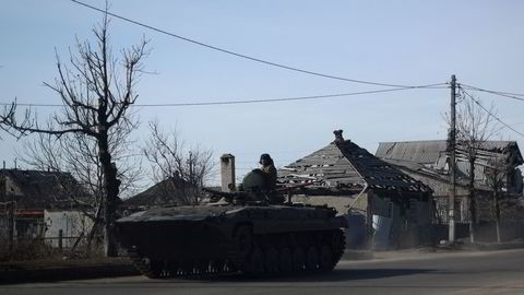 Investeringer i militært utstyr til Ukraina vil være å investere i vår egen sikkerhet, skriver artikkelforfatterne. Bilde fra Donetsk-regionen.