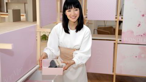 En video på noen få minutter av den japanske konsulenten Marie Kondo kan føre til at du må rulle og brette alle klærne dine på helt nye måter heretter, ifølge kronikkforfatteren.