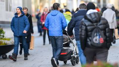 Vi tror at et mer likestilt familieliv bidra til et mer likestilt arbeidsliv, skriver artikkelforfatteren.