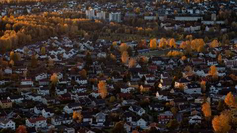 Videreføres forskriften vil det føre til en svekkelse i boligetterspørselen og ramme boligbyggingen hardt. Bilde: Solnedgang over Grefsen-platået i Oslo