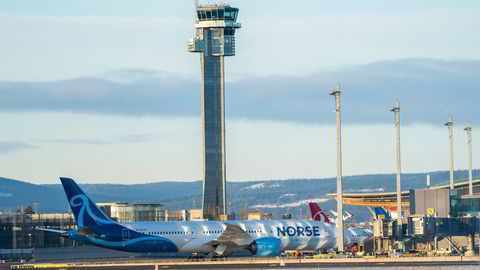 Få dager før jul landet det første langdistanseflyet til Norse Atlantic Airways på Oslo lufthavn. Nå er den ørste flylisensen i boks.