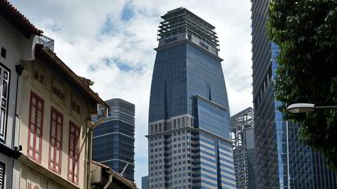 Singapore er blitt en favoritt for kinesiske millionærer. I første kvartal økte kjøpet av luksusleiligheter fra kinesere med 158 prosent sammenlignet med i fjor. Myndighetene har doblet eiendomsavgiftene for utenlandske statsborgere i håp om å få kontroll på de galopperende prisene.