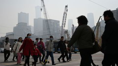 Kina forsøker å få fart på økonomien etter en vanskelig gjenåpning etter pandemien. Her fra hovedstaden Beijing i helgen, hvor det var luftforurensning.