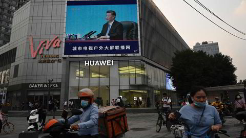 Kinas president Xi Jinping har ingen planer om å gå av når den andre femårsperioden utløper om seks måneder. Nå legges langsiktige planer for Kina og landets økonomi.
