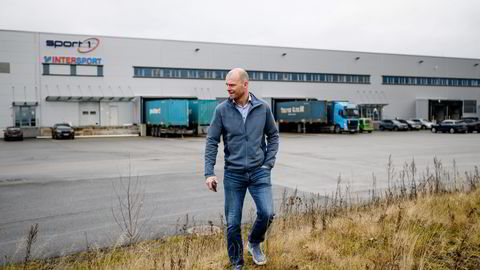 Ole-Henrik Skirstad, konsernsjef i Sport Holding-konsernet (Sport 1, Intersport, Bergans med mer). Her fotografert utenfor deres hovedkontor og ett av flere lager på Kløfta.
