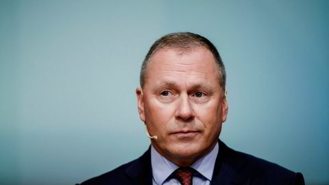 Oljefondssjef Nicolai Tangen har fått beskjed i et formelt brev fra Finansdepartementet mandag om å fryse alle investeringer i det russiske markedet.