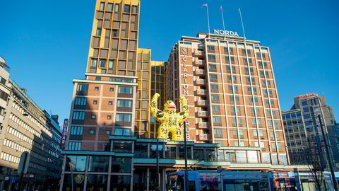 Romprisene i Oslo, her representert med Clarion Hotel The Hub, har økt med 20 prosent siden før pandemiutbruddet. I andre storbyer er prisøkningen enda større.