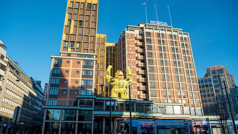 Romprisene i Oslo, her representert med Clarion Hotel The Hub, har økt med 20 prosent siden før pandemiutbruddet. I andre storbyer er prisøkningen enda større.