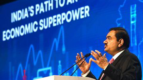 Det er ett år siden Hindenburg Research beskyldte Gautam Adani for markedsmanipulering og svindel i en rapport.