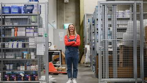 Farmasiet-sjef Elisabeth Haug skal bytte ut dagens lager i Vestby med et automatisert lager for å håndtere veksten.