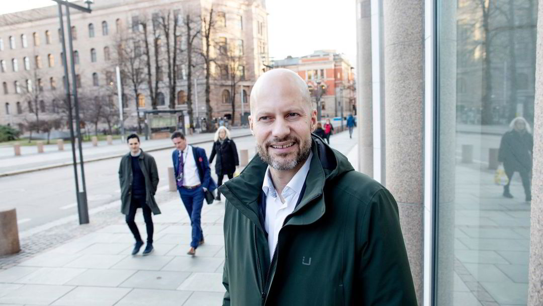 Unifon will buy rival Nortel for more than half a billion dollars