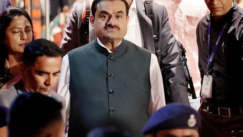 Gautam Adani kontrollerer et av Indias største konglomerater. Nå legges frem nye påstander om svindel av selskapet. Her fra Bengal Global Business Summit i Kolkata i 2022.