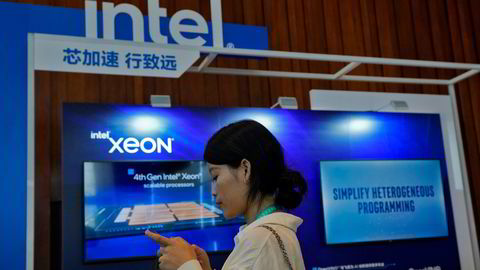 Det kinesiske markedet er svært viktig for Intel. Konsernsjefen advarer USA om å forsøke å frakoble USA og Kina.