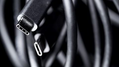 Fra 2024 blir USB-C standard lader for all europeisk småelektronikk.