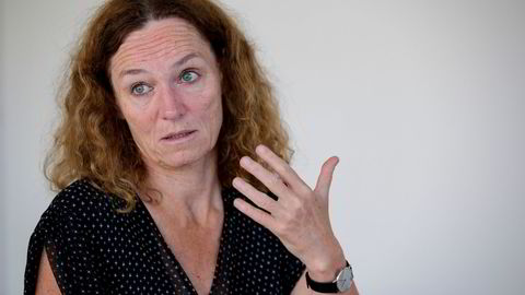 – Det er for tidlig å vurdere hvor godt vaksinasjon beskytter mot smitte med omikronvarianten, men vi regner med fortsatt beskyttelse mot alvorlig sykdom, sier FHI-direktør Camilla Stoltenberg.