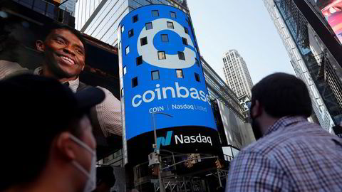Kryptobørsen Coinbase fikk en solid debut på sin første dag som børsnotert selskap onsdag.