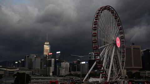 Myndighetene i Hongkong tar ingen sjanser og har stengt skoler og børsen på grunn av supertyfonen Yagi, som passerte finansbyen natt til fredag på vei mot Hainan og Vietnam.