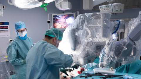 Robotassistert kirurgi i helsevesenet kan bli gjenstand for streng regulering, skriver artikkelforfatteren.