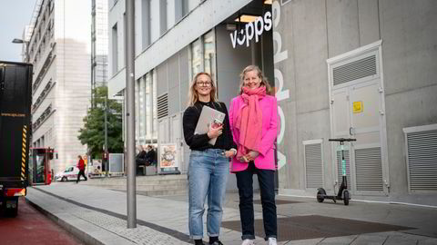 Elisabeth Haug, (til venstre), tidligere sjef for Vipps Mobil og Berit Svendsen, leder for Vipps' internasjonale satsing. Bildet er fra 2020 da Vipps Mobil ble lansert.