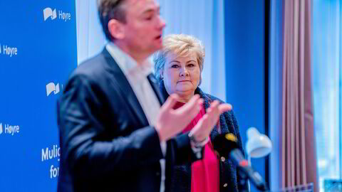 Høyre-leder Erna Solberg, her med nestleder og leder av programkomiteen Henrik Asheim.