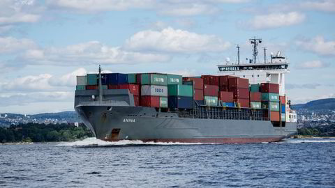 Rederiet MPC Container Ships har steget over 300 prosent på børs hittil i år. Avbildet er et containerskip på vei ut Oslofjorden.
