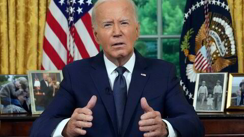 USAs president Joe Biden trekker seg som demokratenes presidentkandidat.