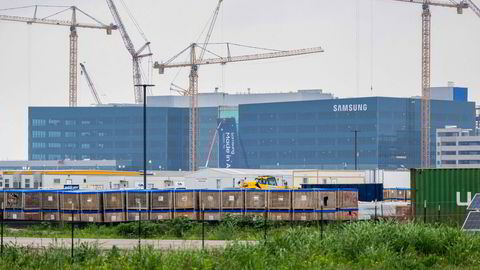 Samsung Electronics er i ferd med å bygge et industrikompleks i den amerikanske småbyen Taylor i Texas, like øst for Austin. Den amerikanske staten stiller med 6,4 milliarder dollar i støtte og lån.