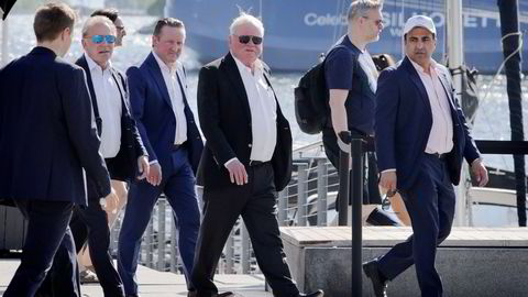John Fredriksen (midten av bildet) vil kaste Vegard Søraunet som forvalter i Aeternum Capital allerede fredag.