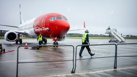 Flyaksjen Norwegian faller over syv prosent etter at selskapet har levert et skuffende resultat for andre kvartal.