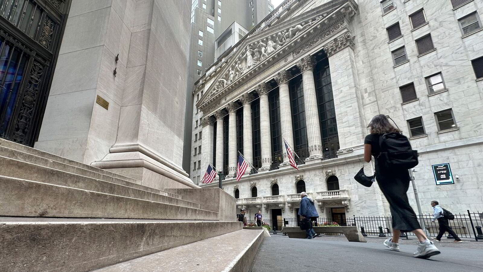 Wall Street falt markant tross positive Fed-signaler