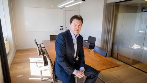 Arne Fredly advarer småsparere som kjøper overvurderte aksjer om at matematikken etter hvert vil innhente dem.
