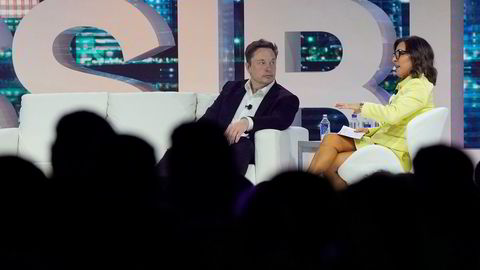 Twitter-eier Elon Musk bekrefter han har funnet en etterfølger som toppsjef for selskapet. Linda Yaccarino er styreformann for reklame og partnersamarbeid hos NBC. Hun intervjuet Musk nylig under en konferanse i Miami.