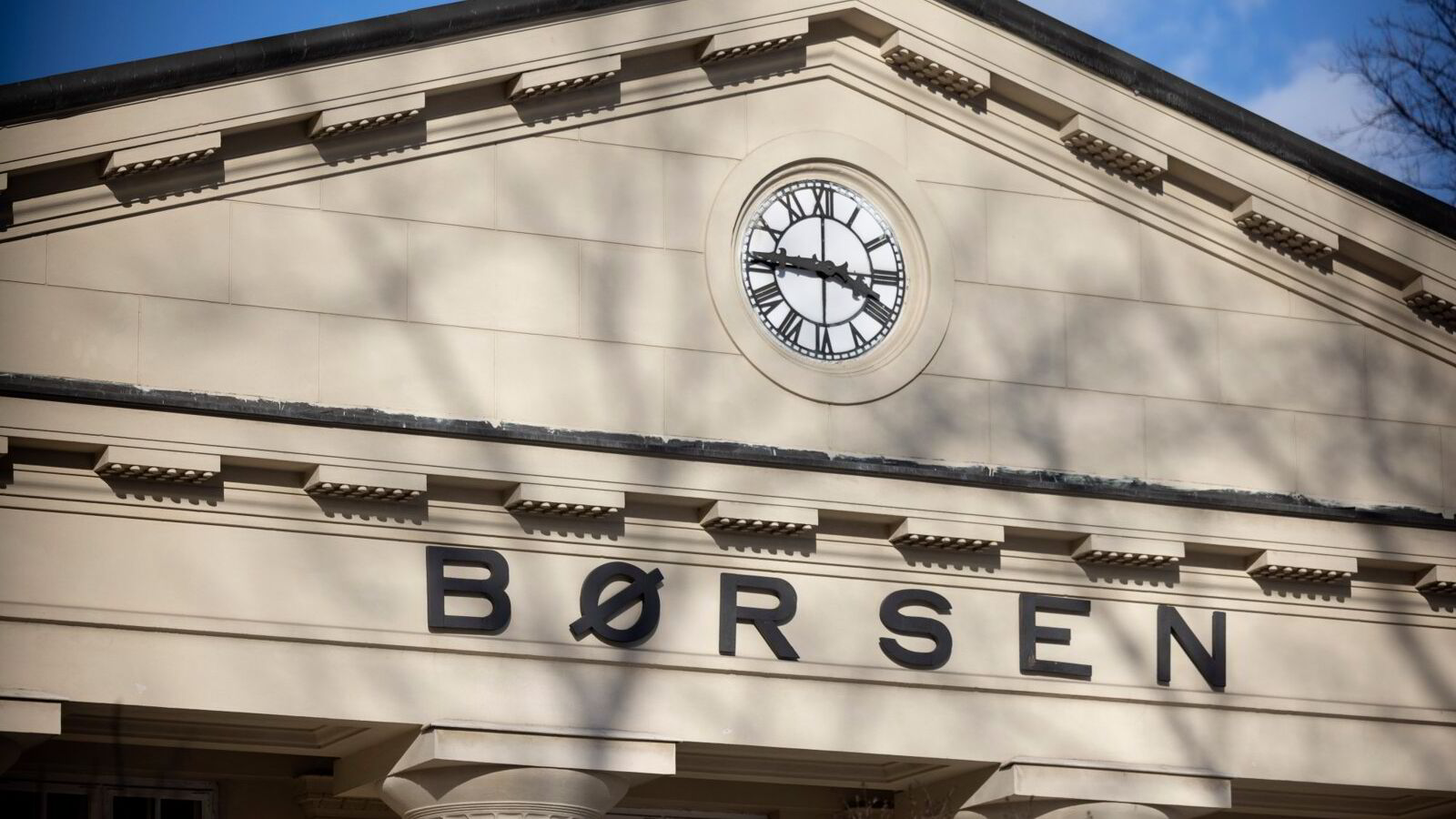 Hovedindeksen på stedet hvil årets nest siste handelsdag