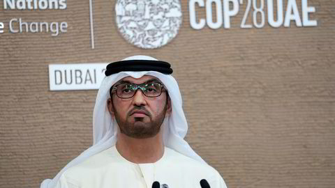 Leder for klimatoppmøtet COP28, Sultan al-Jaber, forsøker å få til en enighet om fremtiden for fossil energi.