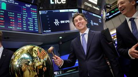 Det Oslo Børs-noterte rederiet BW LPG noterte seg også på New York Stock Exchange i slutten av april. Her slår toppsjef Kristian Sørensen i bjellen da handelen åpnet i aksjen i USA.