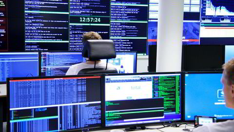Bilde av operasjonssentralen til Nasjonal sikkerhetsmyndighet (NSM) i Oslo som er nasjonal varslings- og koordineringsinstans for alvorlige dataangrep og andre ikt-sikkerhetshendelser.
