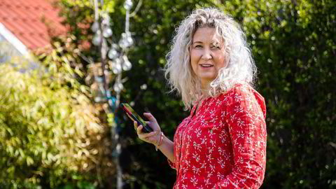 – Jeg tror ikke det er urealistisk at jeg skal kunne klare å doble det jeg har satt inn over tid, sier Anne Wogstad, som setter faste beløp i krypto hver måned.