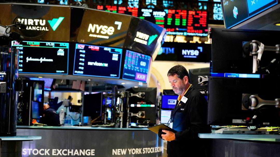 Wall Street scommette su buone notizie sull’inflazione: i titoli tecnologici hanno guidato il rally