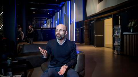 Trond Evald Hansen, administrerende direktør i Norsk Sportsbransjeforening, mener sportsbutikkene nå merker marginpresset etter kronesvekkelse og kostnadsøkninger.