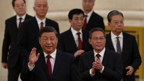 Kinas president Xi Jinping viste frem de nye medlemmene av politbyråets stående komitee på søndag. Han har omgitt seg med ja-menn og tatt full kontroll. Det øker risikoen for Kina – og verden.