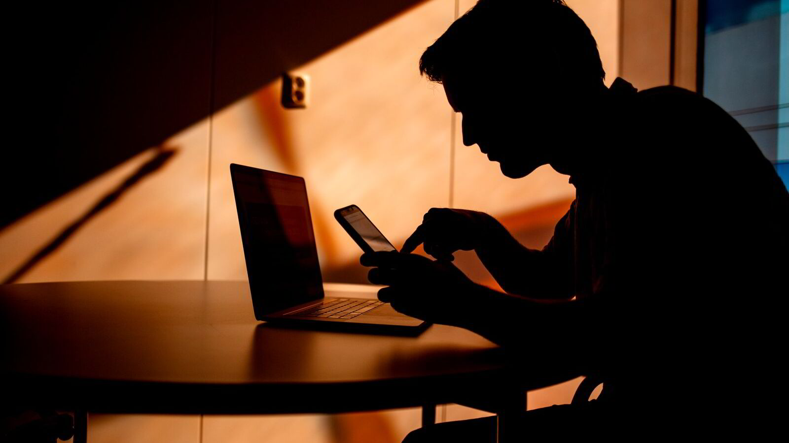 Forbrukerne skal stoppe profesjonelle svindlere. Det er rått parti.