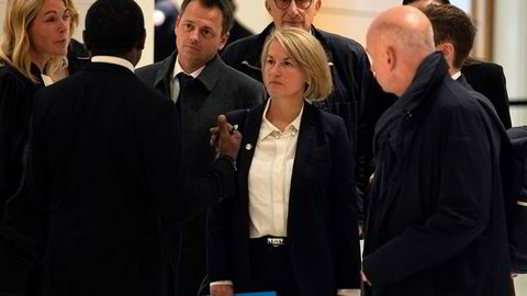 Toppsjefen i Air France, Anne Rigail, på vei til retten for å forklare seg om ulykken i 2009, der 228 personer omkom under en flystyrt over Atlanterhavet.