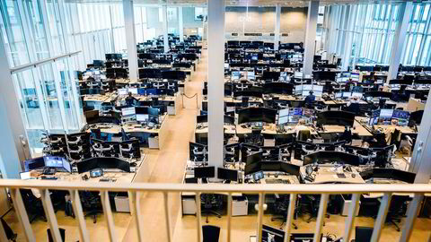 Kun seks prosent av ansatte i finansnæringen hadde annen etnisk bakgrunn enn norsk, skriver artikkelforfatteren.