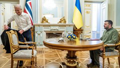 Statsminister Jonas Gahr Støre har en bilateral samtale sammen med Ukrainas president Volodymyr Zelenskyj i Kyiv. «Jeg er slett ikke imponert over at statsminister Støre stiller i Kyiv som en Johnny-come-lately», skriver artikkelforfatteren.