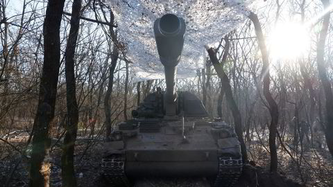 En tyskfabrikert kanon ved Soledar i Ukraina. Nå er nye og mer avanserte våpen på vei til ukrainerne.